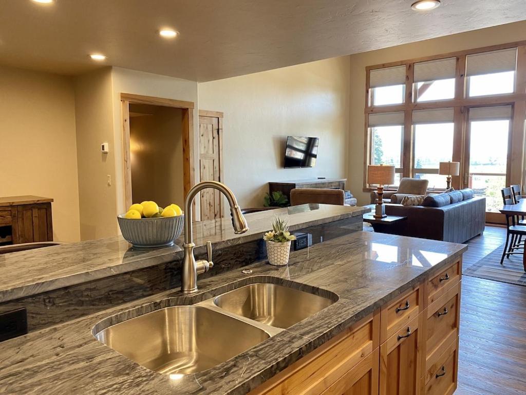 Townhome Next To Clubhouse In Exclusive Eagle Bend - The Glacier Bigfork Bagian luar foto