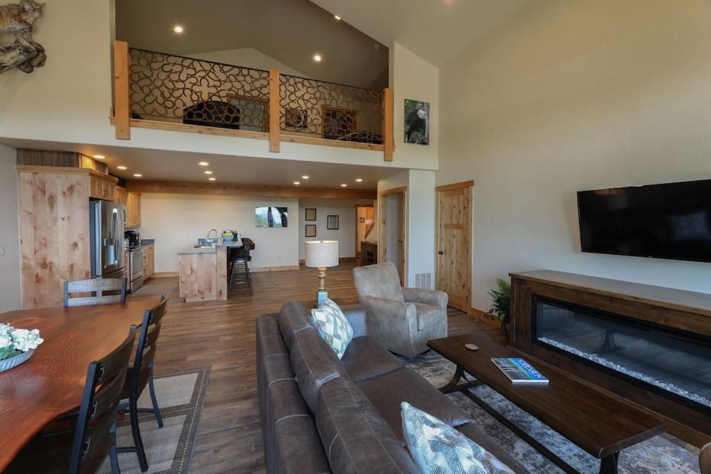 Townhome Next To Clubhouse In Exclusive Eagle Bend - The Glacier Bigfork Bagian luar foto