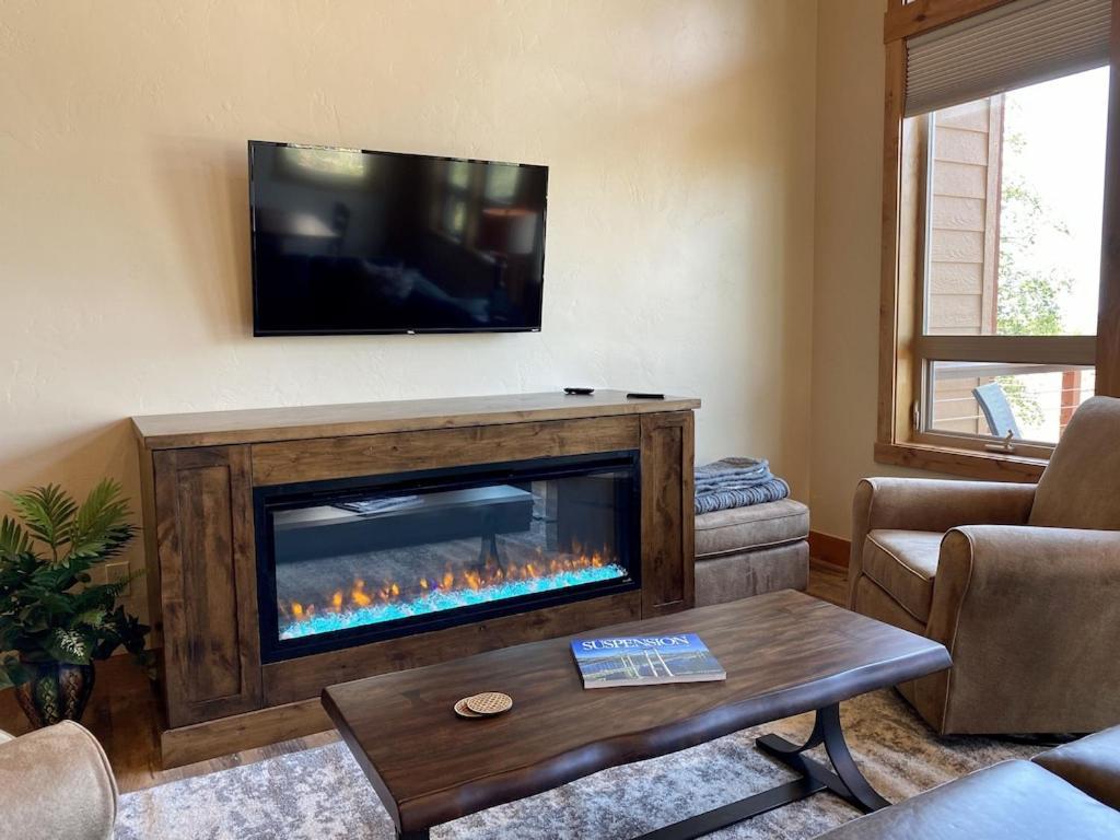 Townhome Next To Clubhouse In Exclusive Eagle Bend - The Glacier Bigfork Bagian luar foto