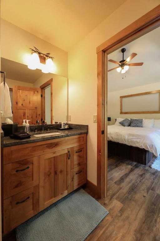 Townhome Next To Clubhouse In Exclusive Eagle Bend - The Glacier Bigfork Bagian luar foto
